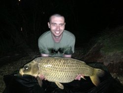 25lb 14oz Ghost carp selby 3 lakes 4th may.jpg